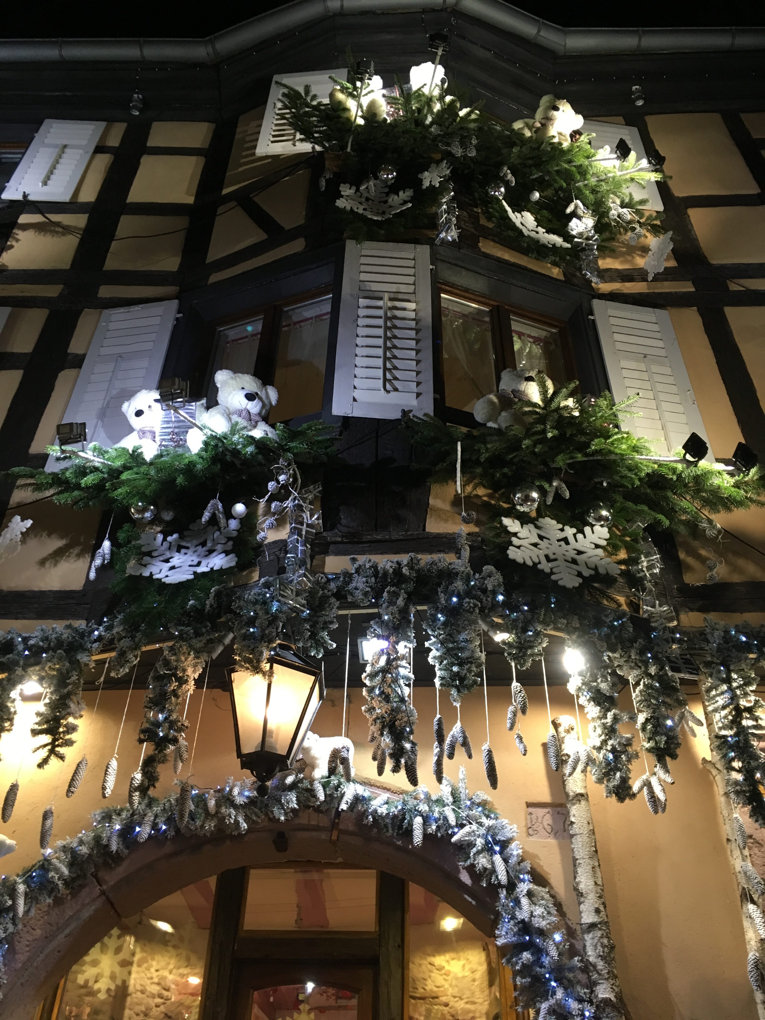 Feeric Christmas decorations in the Alsatian village Riquewihr (2019)