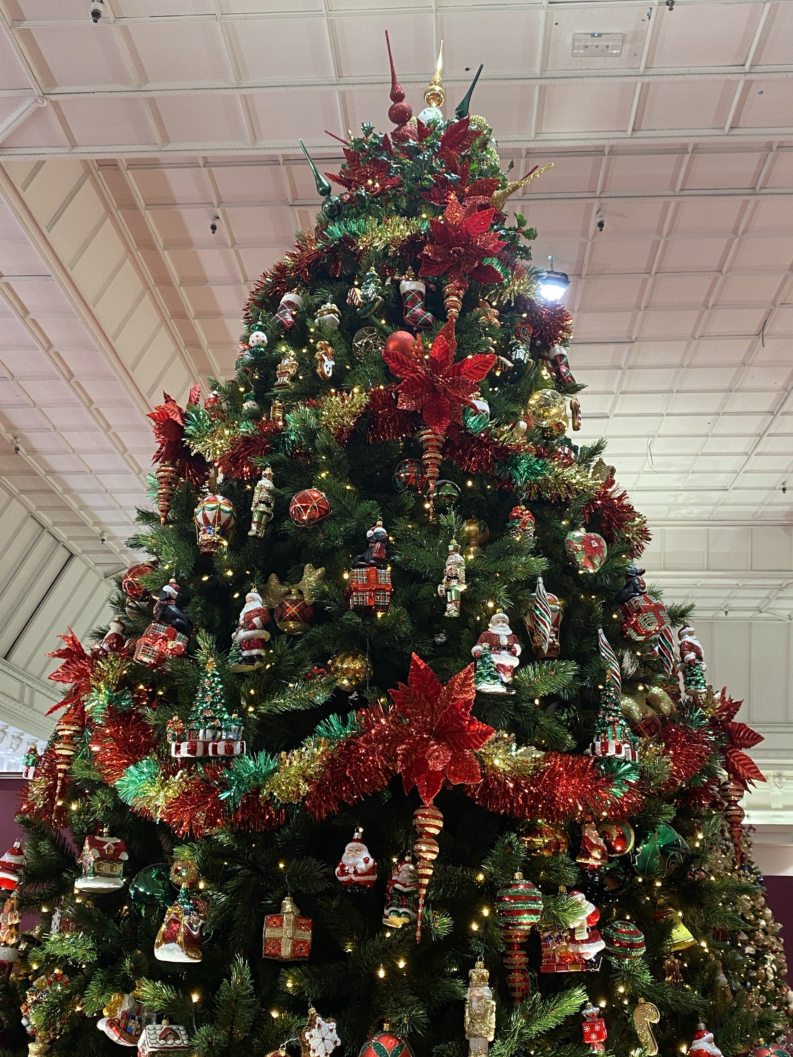 A traditional Christmas at the Bon marché in Paris
