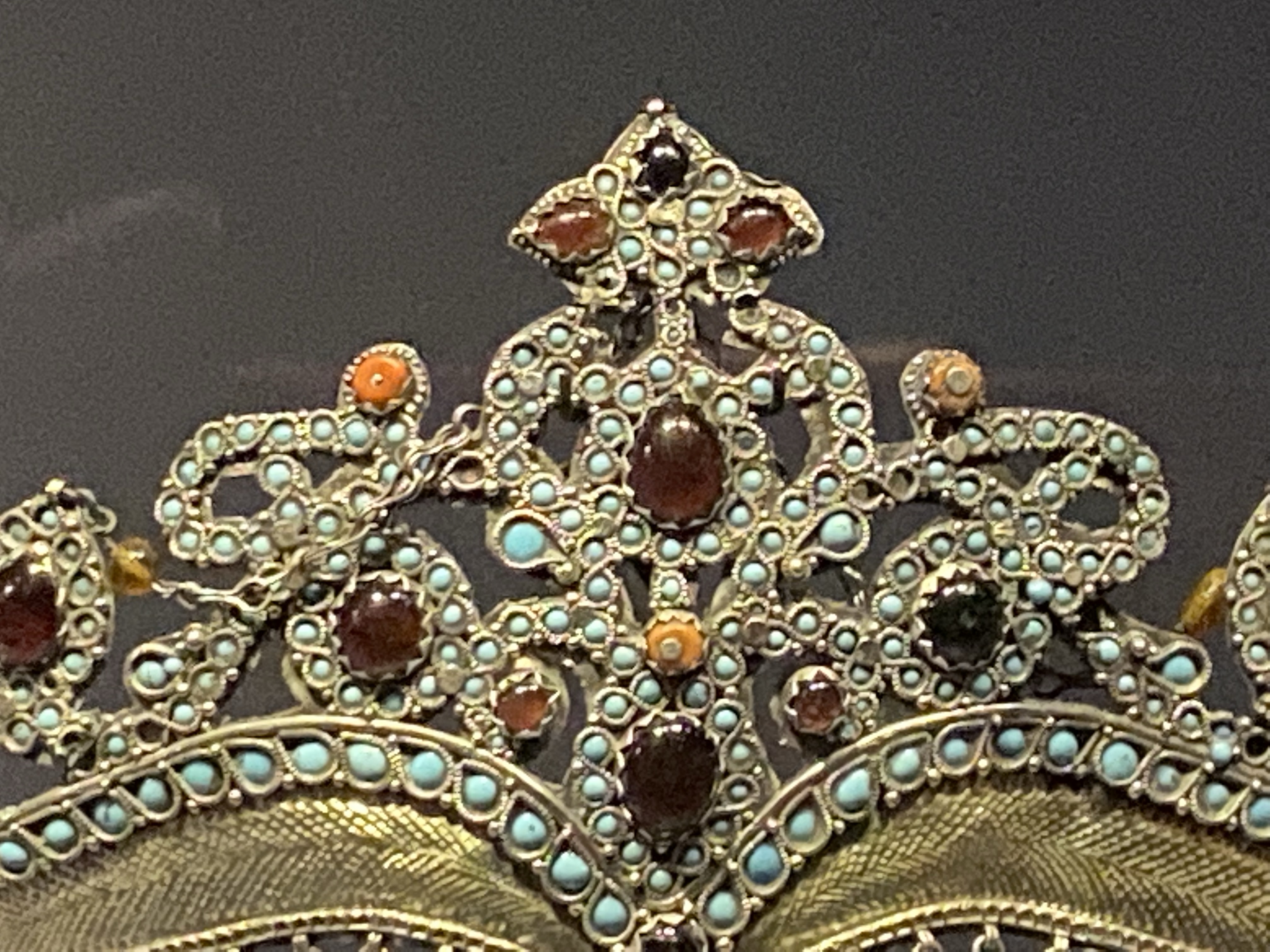 The exhibition “Sur les routes de Samarcande. Merveilles de soie et d’or” at l’Institut du Monde Arabe in Paris (4)