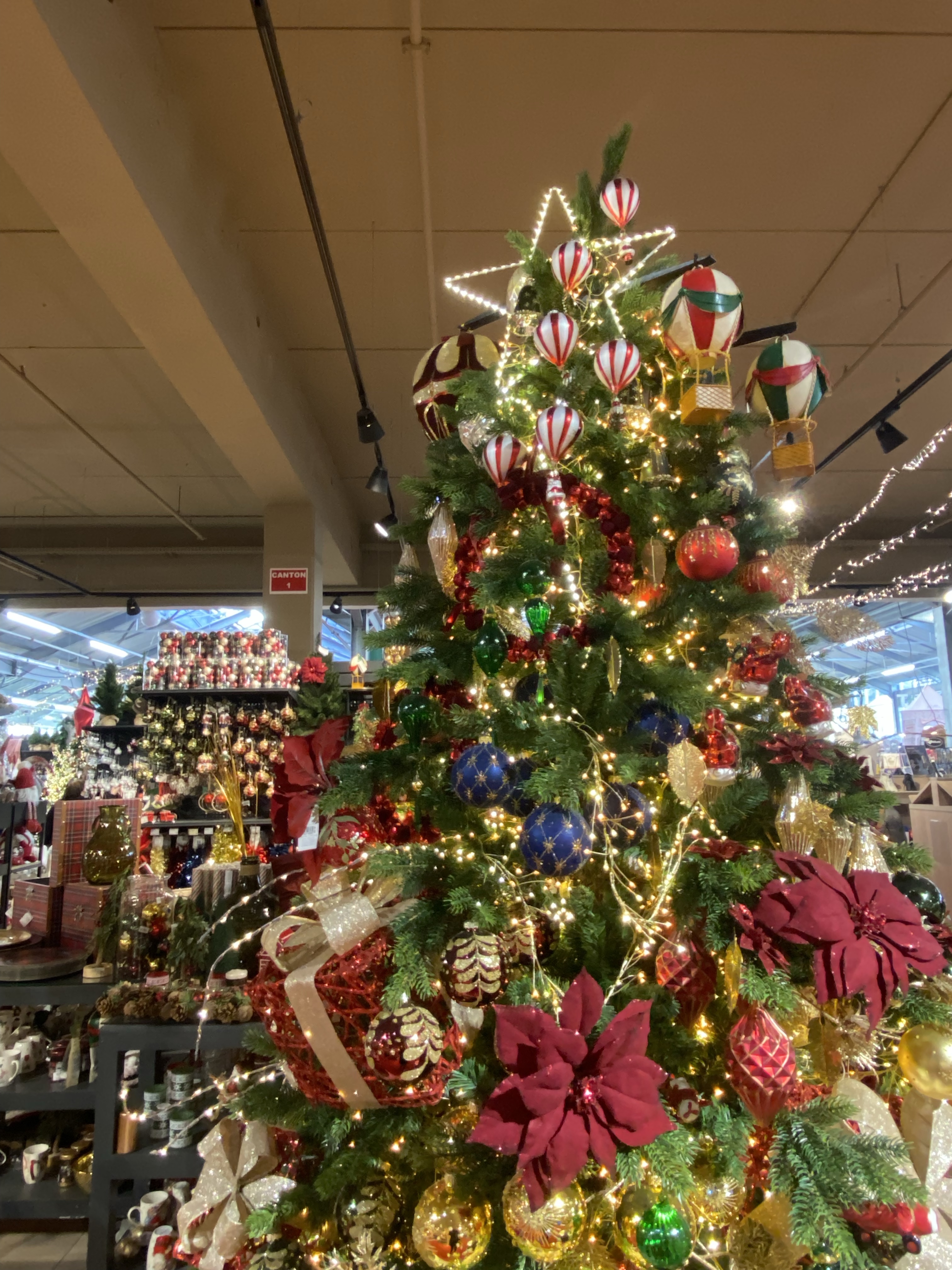 A baroque Christmas tree at the store “Truffaut” in Parly 2 (near Paris)