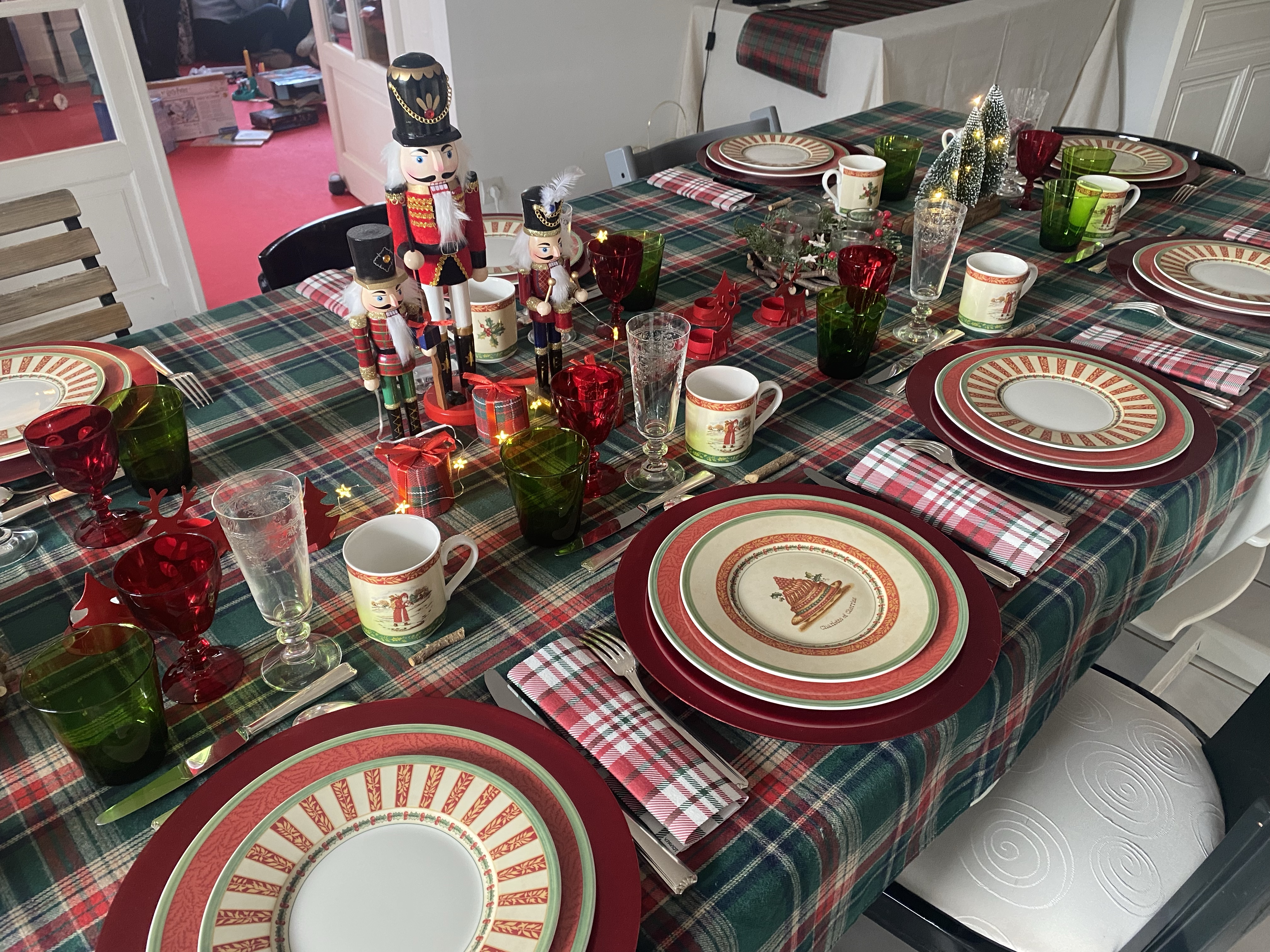 Nutcrakers in Scotland on Christmas Day (my table)